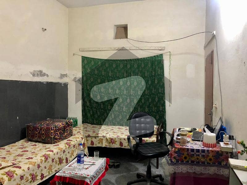 گلشن علی کالونی ۔ بلاک این گلشن علی کالونی,کینٹ,لاہور میں 7 کمروں کا 6 مرلہ مکان 1.45 کروڑ میں برائے فروخت۔