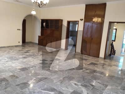 F-11 Top Location One Kanal 3'Bed Beautiful Upper Portion for Rent