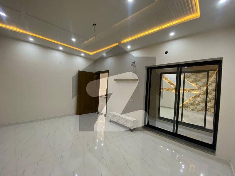 ماڈل سٹی ون کینال روڈ فیصل آباد میں 4 کمروں کا 7 مرلہ مکان 3.5 کروڑ میں برائے فروخت۔