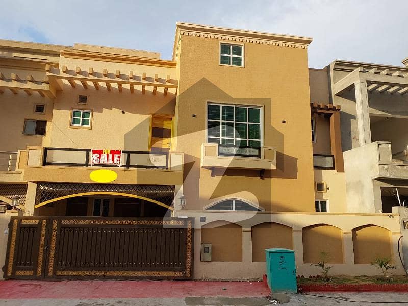 8 Marla Used House Corner + Gas Installed For Sale On Bahria Town Phase 8
