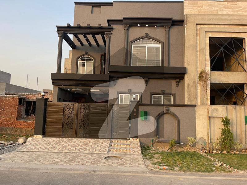 بحریہ نشیمن ۔ سن فلاور بحریہ نشیمن لاہور میں 3 کمروں کا 5 مرلہ مکان 1.3 کروڑ میں برائے فروخت۔
