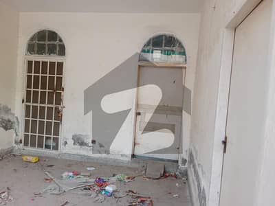 غازی روڈ کینٹ لاہور میں 6 کمروں کا 7 مرلہ مکان 99 لاکھ میں برائے فروخت۔