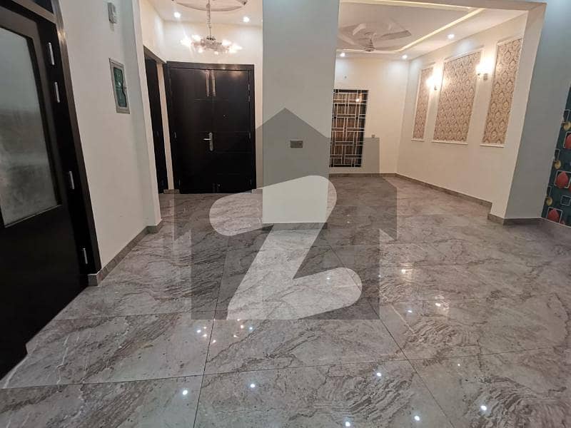 نشیمنِ اقبال فیز 1 نشیمنِ اقبال لاہور میں 3 کمروں کا 5 مرلہ مکان 1.75 کروڑ میں برائے فروخت۔