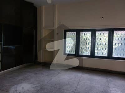 1 Kanal 2 Gated Old House For Rent