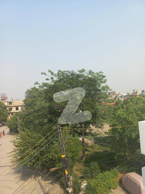 سمن آباد لاہور میں 4 کمروں کا 3 مرلہ مکان 1.55 کروڑ میں برائے فروخت۔