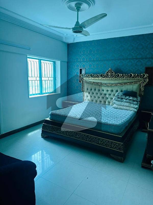 فریرے ٹاؤن کراچی میں 4 کمروں کا 11 مرلہ فلیٹ 1.5 لاکھ میں کرایہ پر دستیاب ہے۔