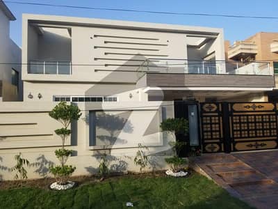 Brand New 1 Kanal House For Sale With Basement