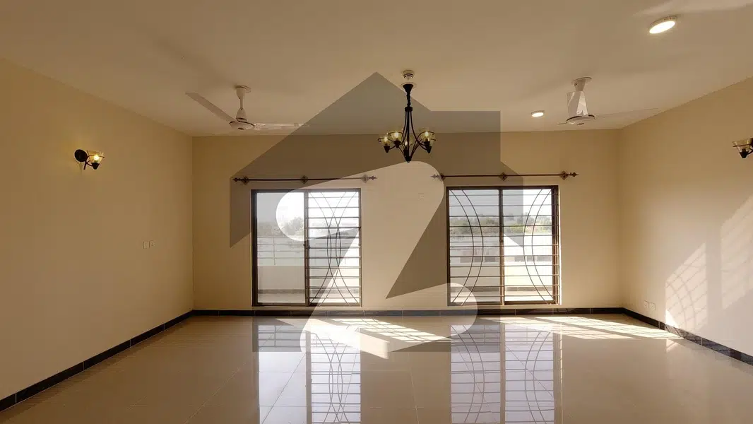 2700 Square Feet Spacious Flat Available In Askari 5 - Sector F For Sale