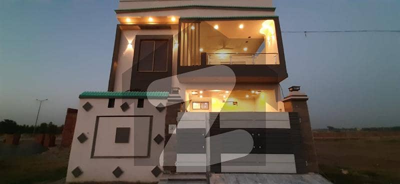 چنار باغ ۔ پنجاب بلاک چنار باغ لاہور میں 3 کمروں کا 6 مرلہ مکان 1.3 کروڑ میں برائے فروخت۔