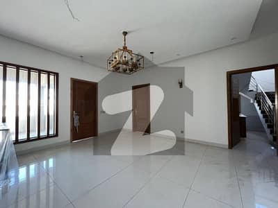 300 Yards Bungalow For Sale In Phase 4