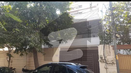 بہادر آباد گلشنِ اقبال ٹاؤن کراچی میں 5 کمروں کا 1 کنال مکان 12.5 کروڑ میں برائے فروخت۔