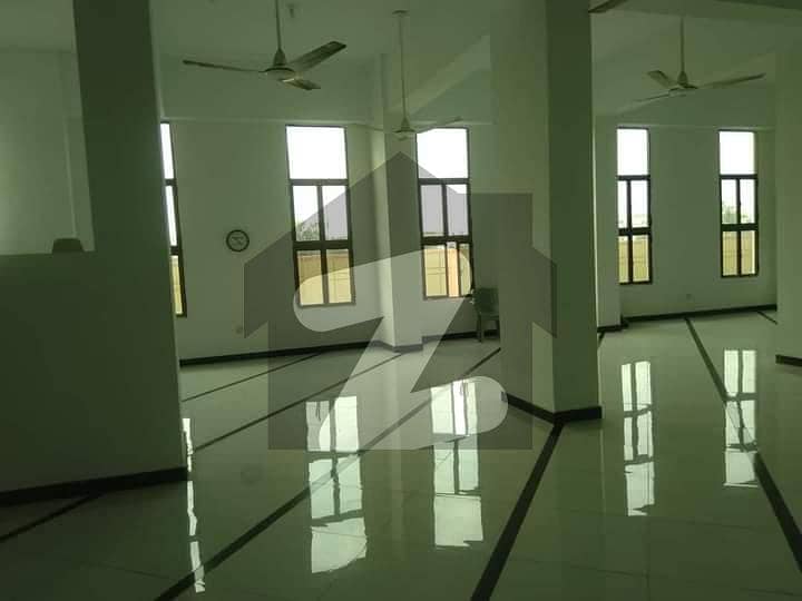 گلشنِ معمار گداپ ٹاؤن کراچی میں 2 کمروں کا 4 مرلہ فلیٹ 25 ہزار میں کرایہ پر دستیاب ہے۔