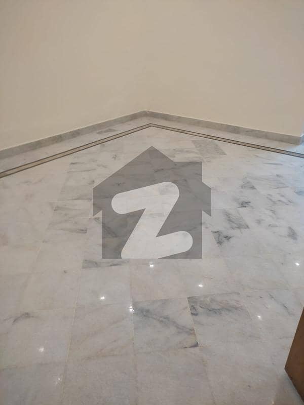 600 YARDS 8 BED OLD INDEPENDENT HOUSE 600 YARDS 8 BED OLD INDEPENDENT HOUSE