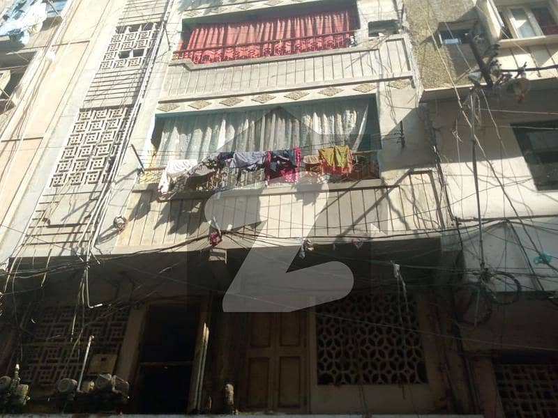 رنچھوڑ لائن بازار کراچی میں 4 مرلہ عمارت 2.75 کروڑ میں برائے فروخت۔