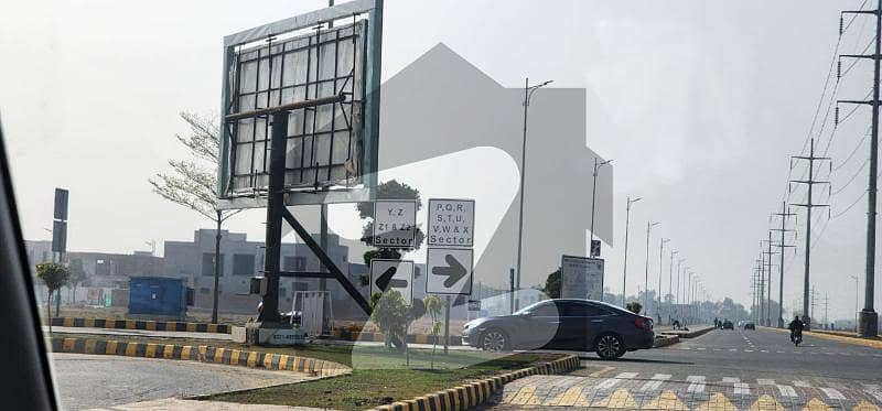 ڈی ایچ اے فیز 7 - بلاک وائے فیز 7 ڈیفنس (ڈی ایچ اے) لاہور میں 4 کنال رہائشی پلاٹ 14.3 کروڑ میں برائے فروخت۔