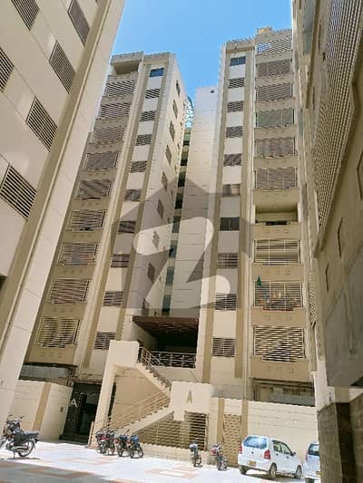 سٹی ٹاور اینڈ شاپنگ مال یونیورسٹی روڈ کراچی میں 1 کمرے کا 3 مرلہ فلیٹ 60 لاکھ میں برائے فروخت۔