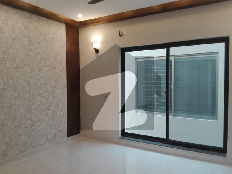 Centrally Located House Available In Wapda Town Phase 1 For rent