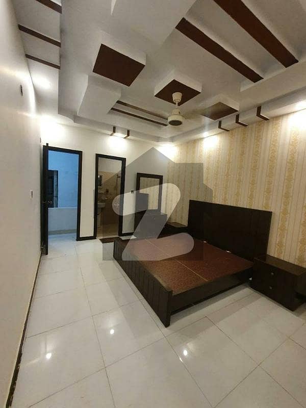 3 Bed Drawing Dining 1600 Sqft Flat For Sale Main Road Shahra E Pakistan Near Ayesha Manzil On Very Reasonable Prices Spacious 3-bedroom Apartment Featuring Modern Amenities, Perfect For Comfortable Family