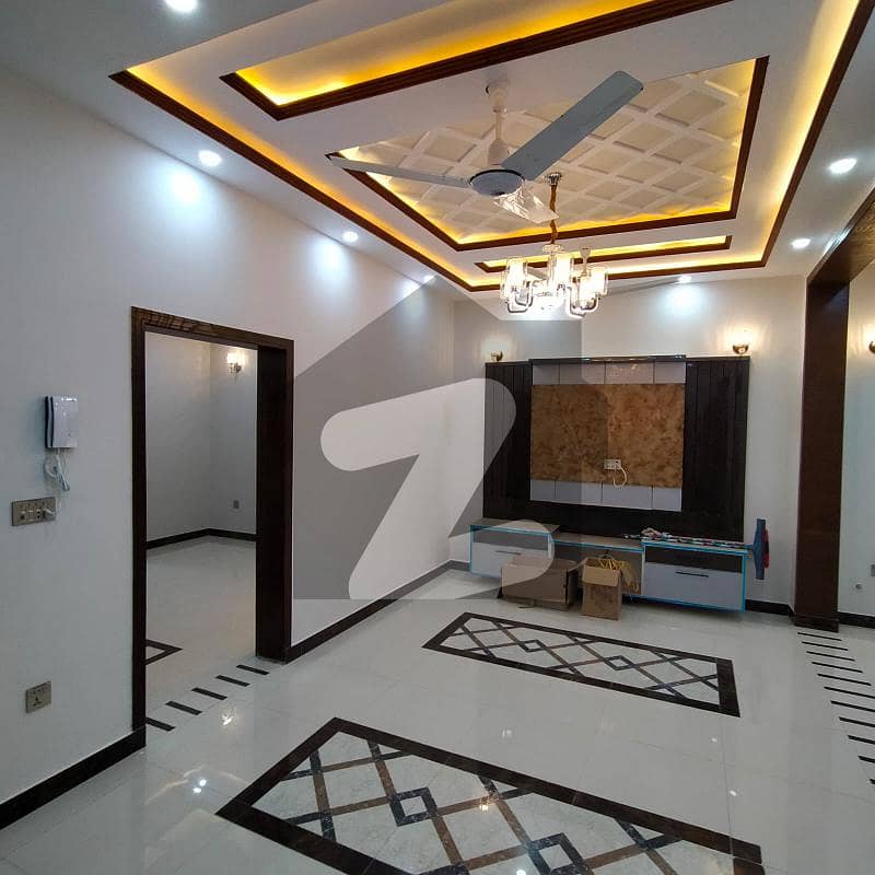 5 Marla Designer House for Sale in AA Block Central Park Lahore Central