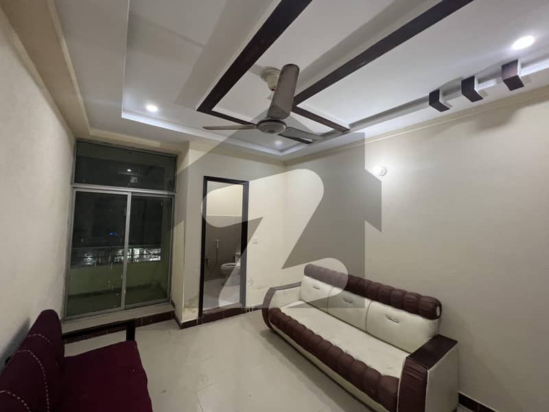 750 SQFT 2 BED APARTMENT ON MAIN DOUBLE ROAD 750 SQFT 2 BED APARTMENT ON MAIN DOUBLE ROAD