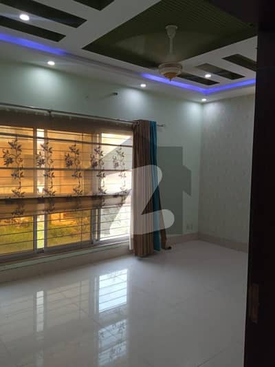 ڈیوائن گارڈنز ۔ بلاک اے ڈیوائن گارڈنز لاہور میں 3 کمروں کا 14 مرلہ بالائی پورشن 70 ہزار میں کرایہ پر دستیاب ہے۔