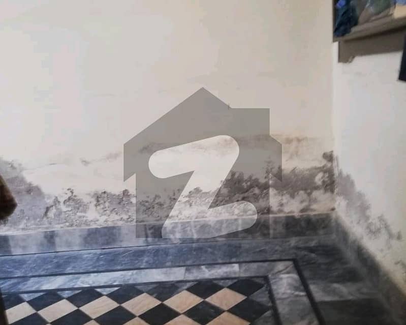 Ideally Located House Of 2.5 Marla Is Available For sale In Mannan Town