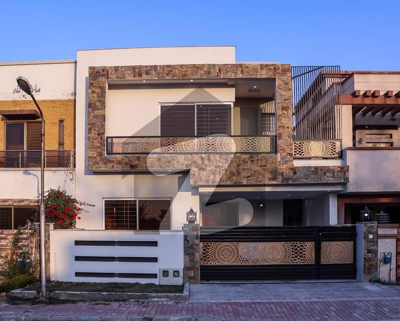 Prime Location 10 Marla House In Bahria Town Phase 7 For sale