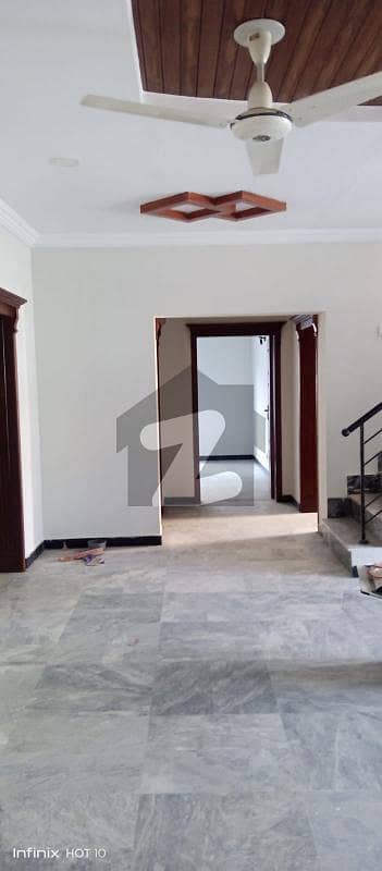 E-11 1-kanal Upper Portion With Mumty For Rent
