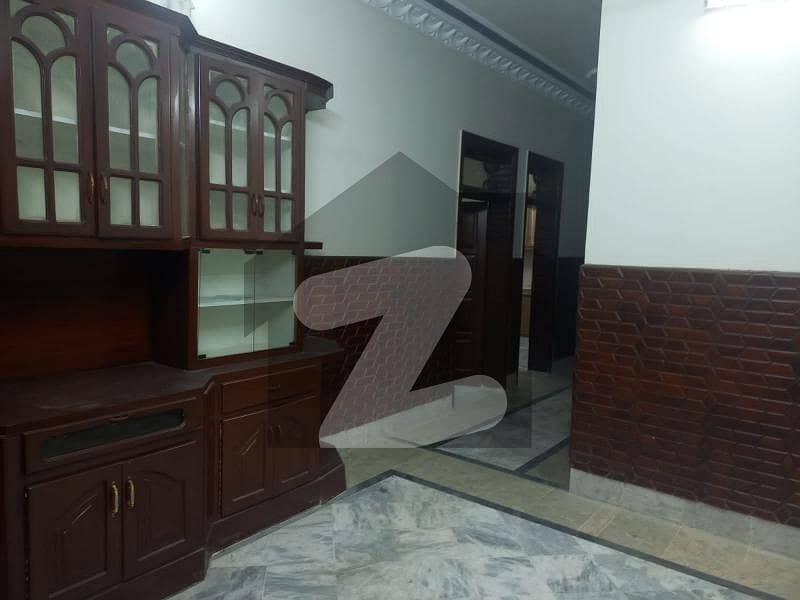 حیات آباد فیز 1 - ای2 حیات آباد فیز 1 حیات آباد پشاور میں 8 کمروں کا 10 مرلہ مکان 4.2 کروڑ میں برائے فروخت۔
