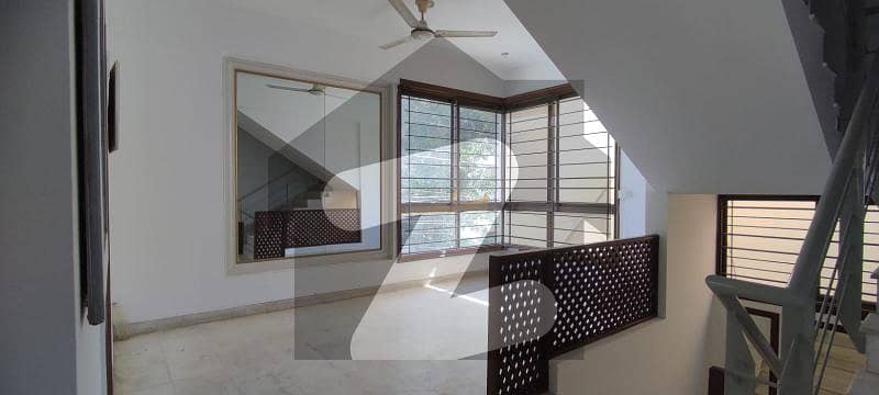 200 Yards Residential Bungalow For Rent