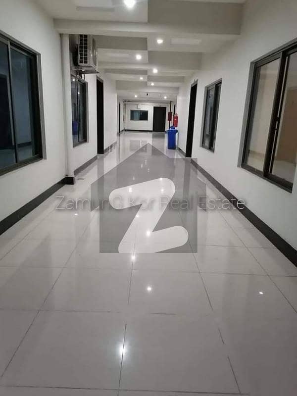 سلک ایگزیکٹو اپارٹمنٹ یونیورسٹی روڈ پشاور میں 4 کمروں کا 8 مرلہ فلیٹ 1.74 کروڑ میں برائے فروخت۔