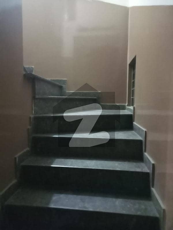 ریونیو سوسائٹی - بلاک اے ریوینیو سوسائٹی لاہور میں 5 کمروں کا 10 مرلہ مکان 3.25 کروڑ میں برائے فروخت۔