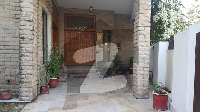 چکلالہ سکیم 3 چکلالہ سکیم راولپنڈی میں 7 کمروں کا 12 مرلہ مکان 1.2 لاکھ میں کرایہ پر دستیاب ہے۔