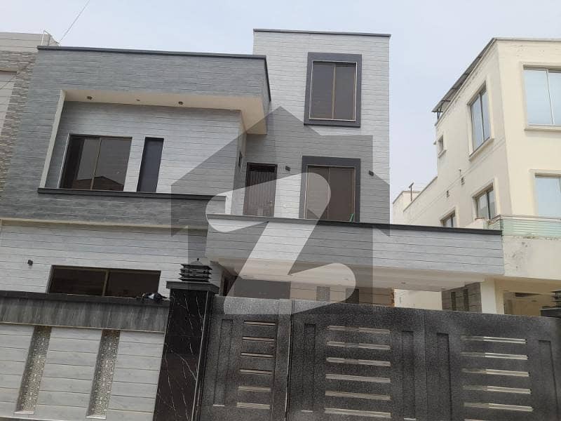10 Marla Lower Locked Upper Portion available for Rent in Bahria Town Lahore.