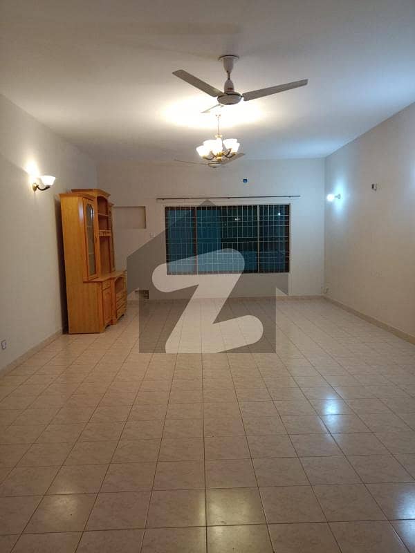 1 Kanal Upper Portion With Separate Gate For Rent in DHA Phase 4