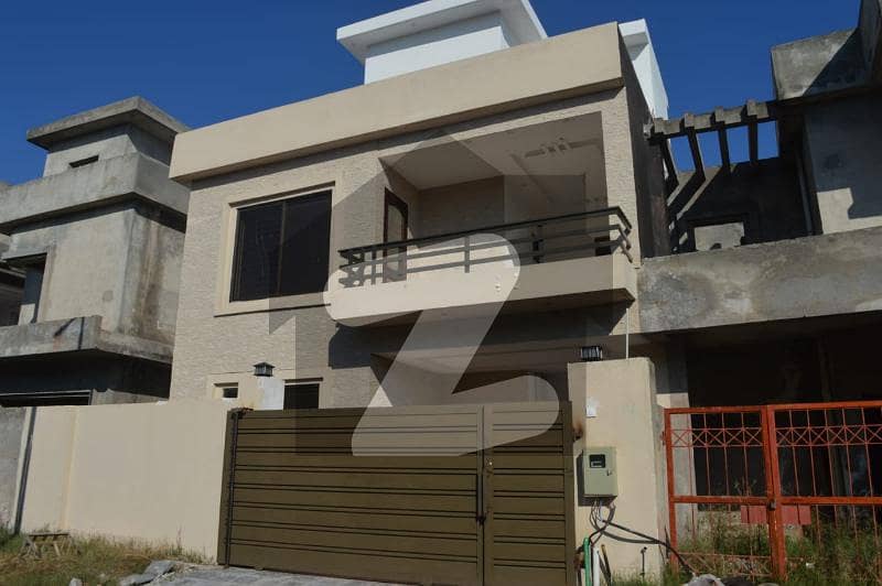 Kuri Rod PHA society Islamabad 8 Marla Brand New House Available For Rent