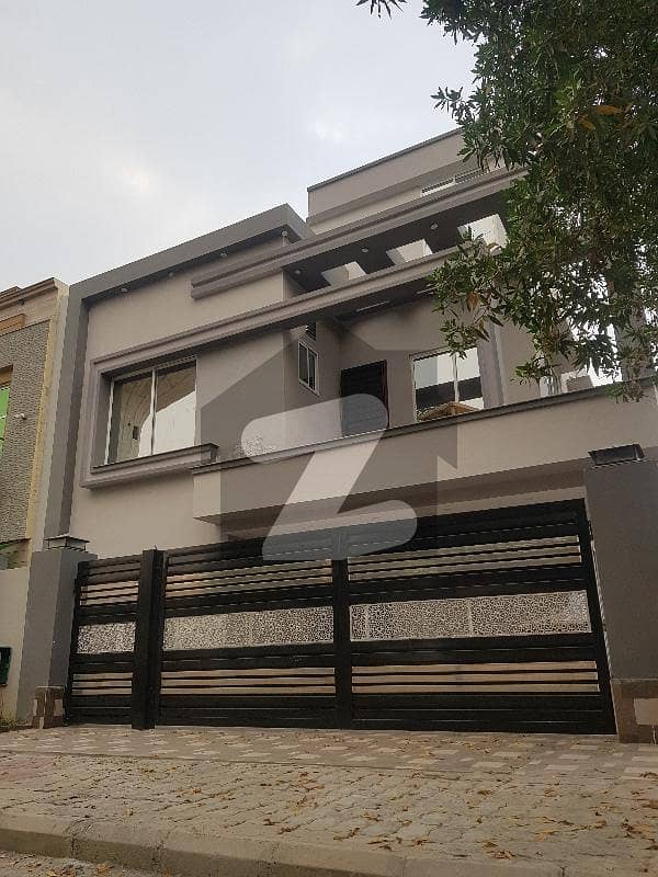 بحریہ ٹاؤن ۔ غزنوی بلاک بحریہ ٹاؤن ۔ سیکٹر ایف بحریہ ٹاؤن لاہور میں 5 کمروں کا 10 مرلہ مکان 1.1 لاکھ میں کرایہ پر دستیاب ہے۔