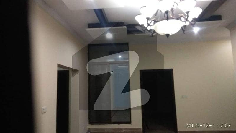 ڈی ۔ 17 اسلام آباد میں 4 کمروں کا 12 مرلہ مکان 3.5 کروڑ میں برائے فروخت۔