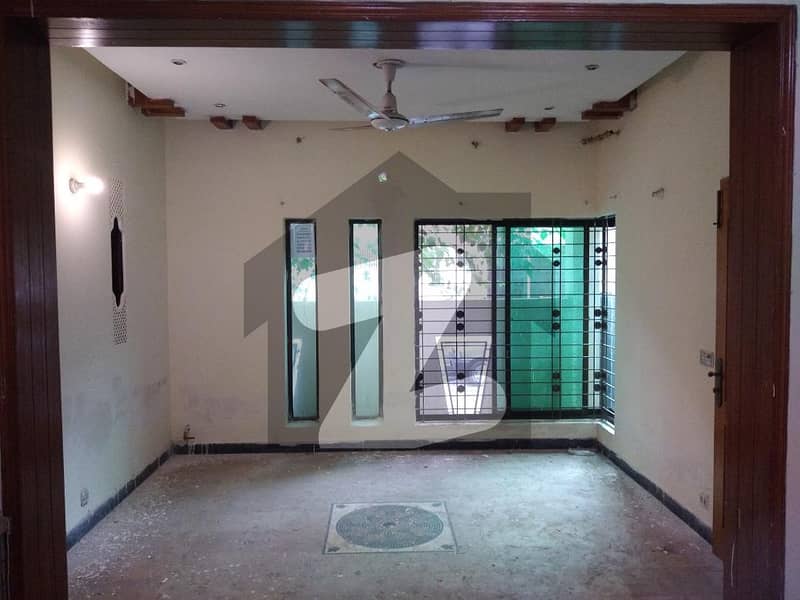 پنجاب کوآپریٹو ہاؤسنگ سوسائٹی لاہور میں 3 کمروں کا 5 مرلہ مکان 65 ہزار میں کرایہ پر دستیاب ہے۔