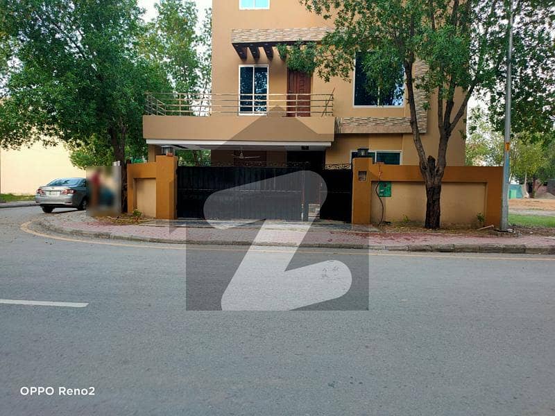 13 Marla Double Story House for Rent in Bahria Town Lahore Ghaznavi Block.