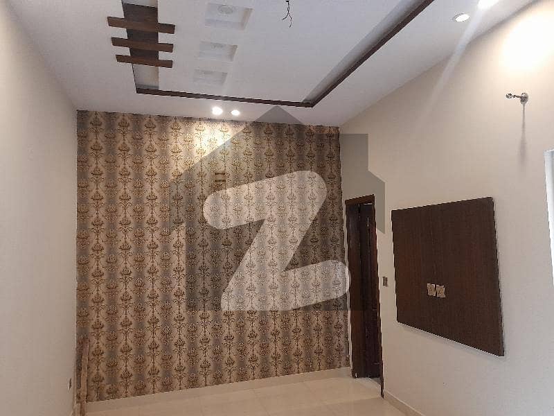 ویلینشیاء ۔ بلاک ایچ ویلینشیاء ہاؤسنگ سوسائٹی لاہور میں 4 کمروں کا 10 مرلہ مکان 1.2 لاکھ میں کرایہ پر دستیاب ہے۔
