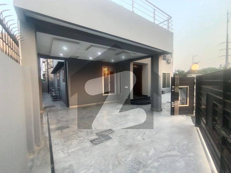 1 Kanal Modern House Is Available For Rent In DHA Phase 06 Lahore