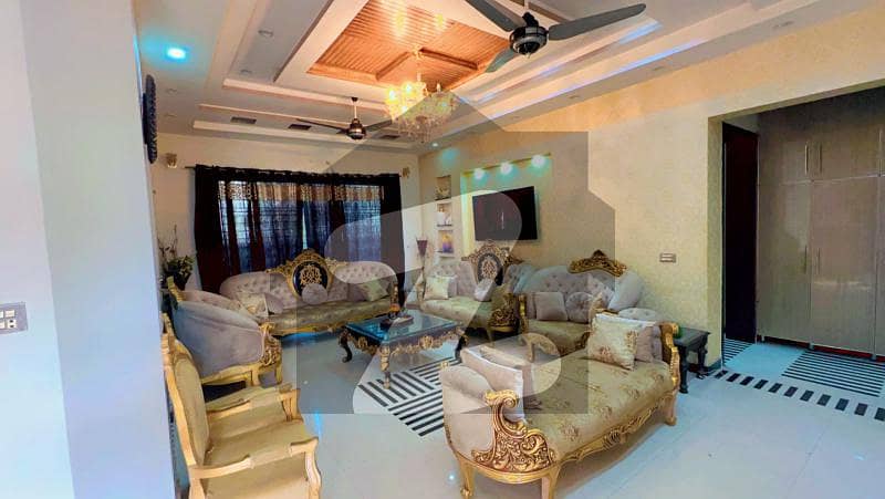 ائیر لائن ہاؤسنگ سوسائٹی لاہور میں 5 کمروں کا 10 مرلہ مکان 3.65 کروڑ میں برائے فروخت۔