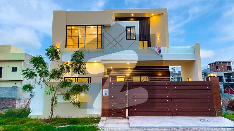 10 Marla Brand New Luxurious House For Sale On Good Location