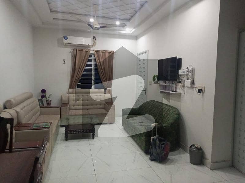 ٹیک ٹاؤن (ٹی این ٹی کالونی) ستیانہ روڈ,فیصل آباد میں 4 کمروں کا 5 مرلہ مکان 1.05 کروڑ میں برائے فروخت۔