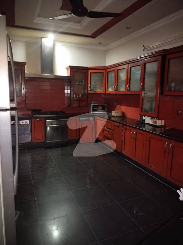 1 Kanal House Available For Sale