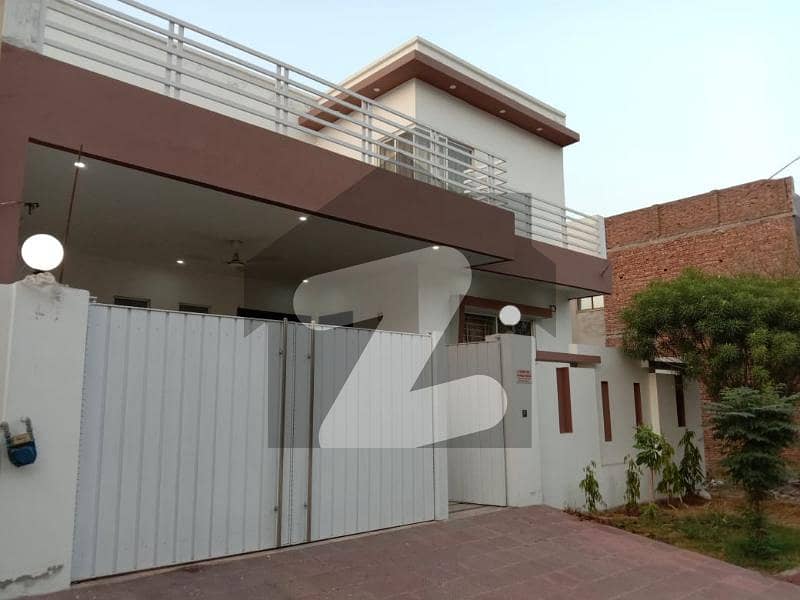 موٹروے سٹی فیصل آباد میں 3 کمروں کا 8 مرلہ مکان 1.5 کروڑ میں برائے فروخت۔