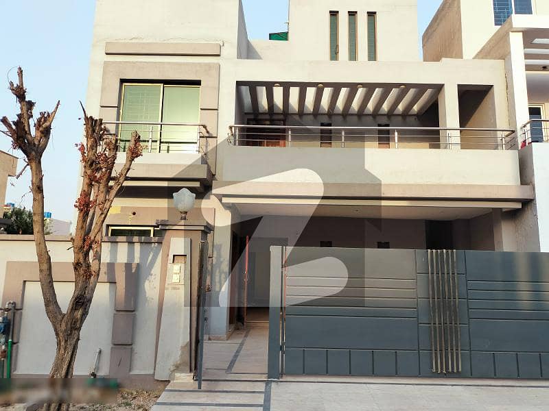 8 Marla House For Rent In Phase 1 Dream Gardens Lahore