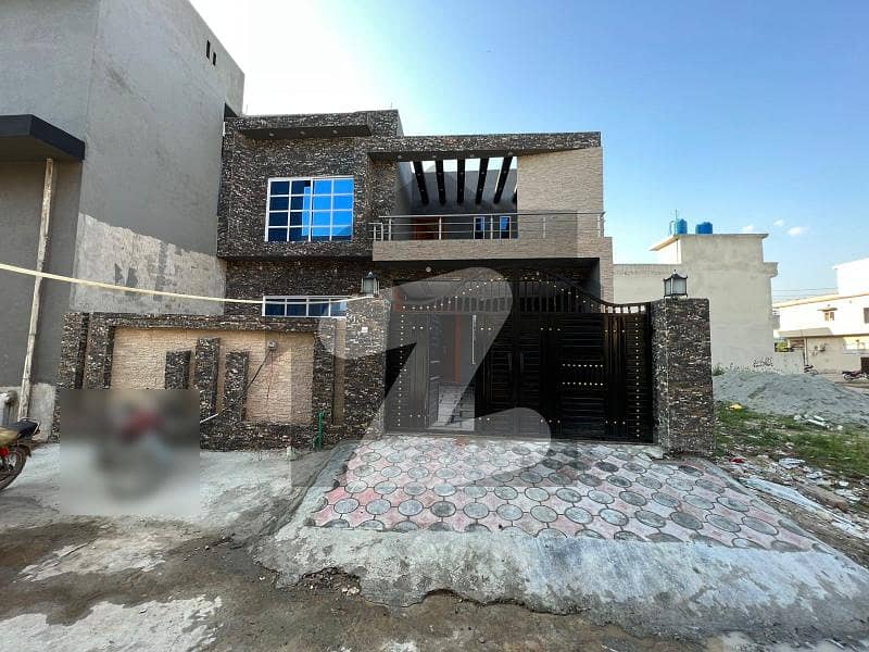 صنوبر سٹی اڈیالہ روڈ,راولپنڈی میں 4 کمروں کا 9 مرلہ مکان 1.85 کروڑ میں برائے فروخت۔