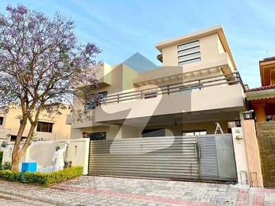 prime location outstanding 1 kanal house for rent DHA 2